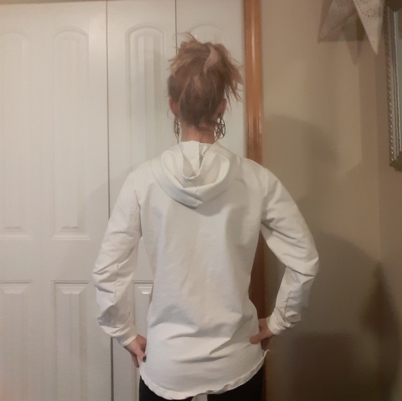 Muscle Fit Pullover Hoodie - Picture 2 of 3